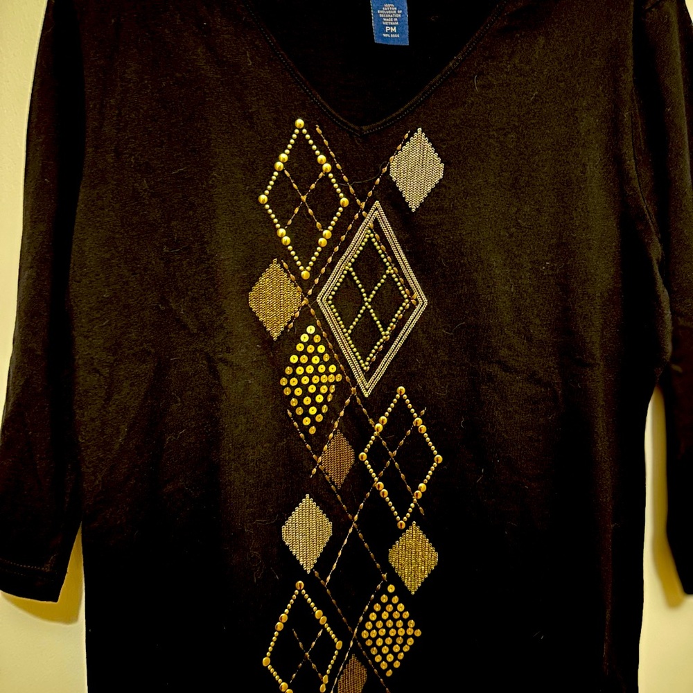 Karen Scott Black V-Neck Top with Gold Geometric Pattern, 3/4 sleeves,